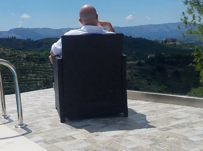 Hilltop Villa Argassi